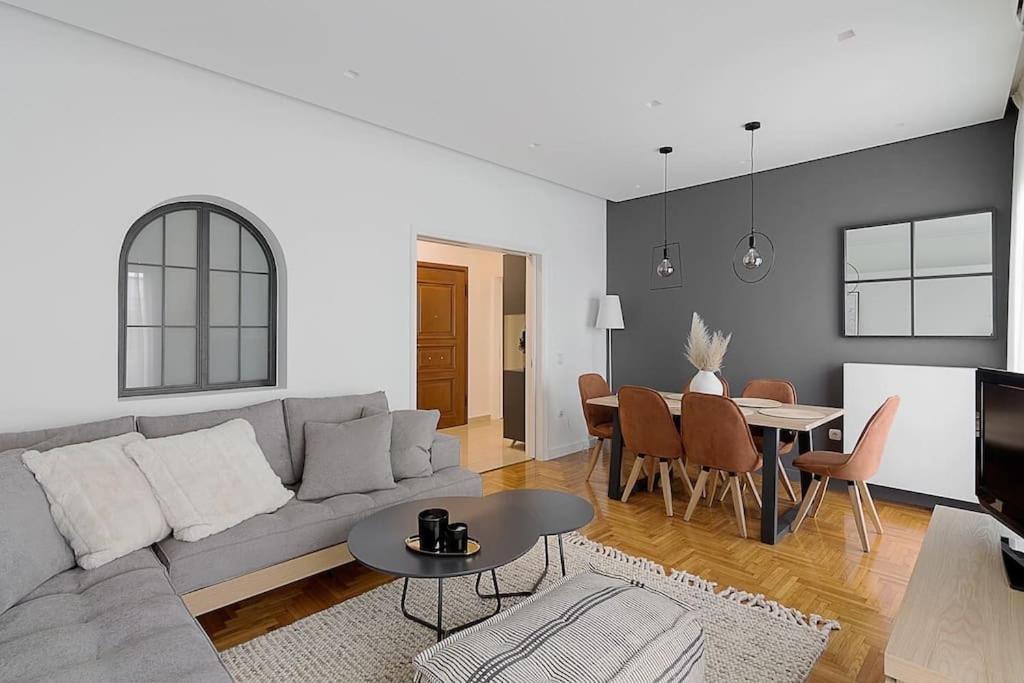 אתונה A Unique Apartment In The Historical Center-3Bds מראה חיצוני תמונה