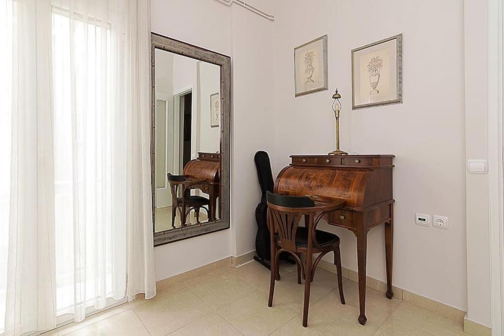 אתונה A Unique Apartment In The Historical Center-3Bds מראה חיצוני תמונה