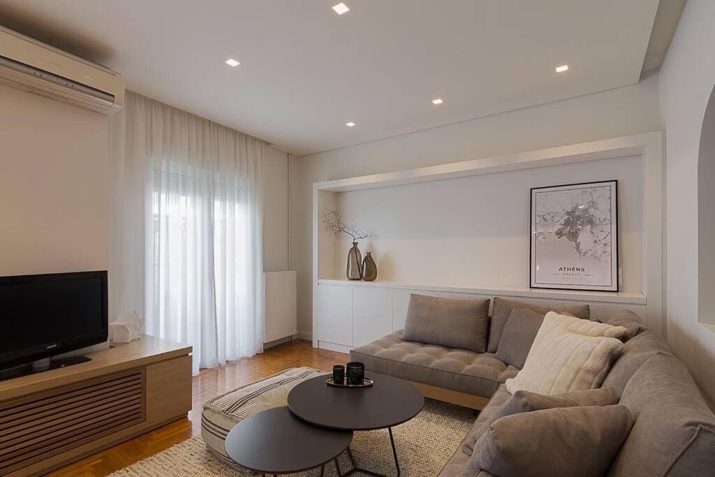 אתונה A Unique Apartment In The Historical Center-3Bds מראה חיצוני תמונה