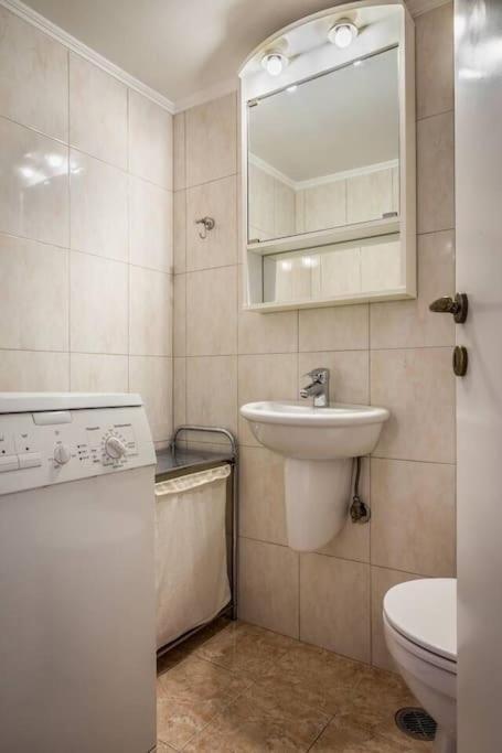 אתונה A Unique Apartment In The Historical Center-3Bds מראה חיצוני תמונה